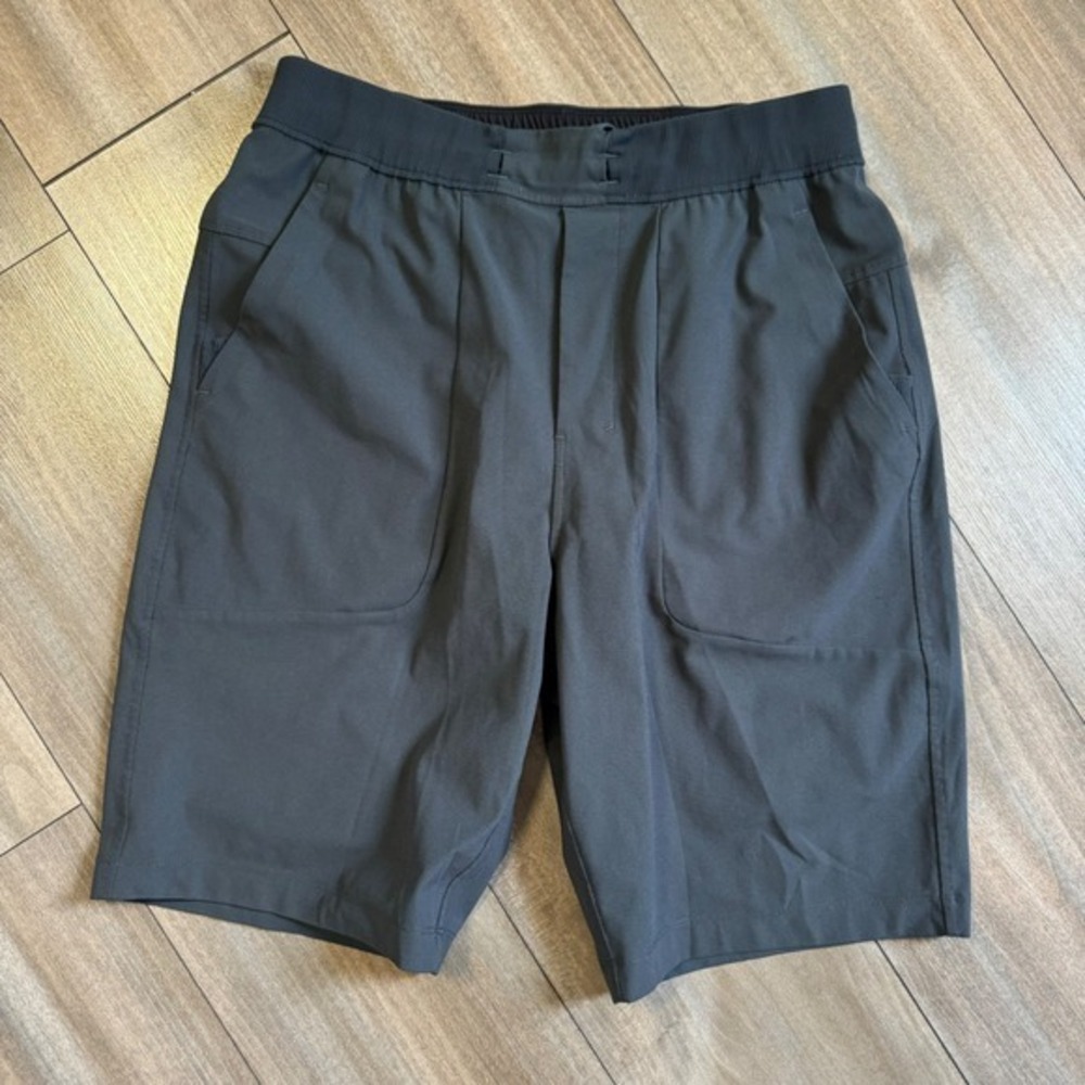 Lululemon‎ Mens ABC Shorts Obsidian Grey Size M Drawstring Bin D-3